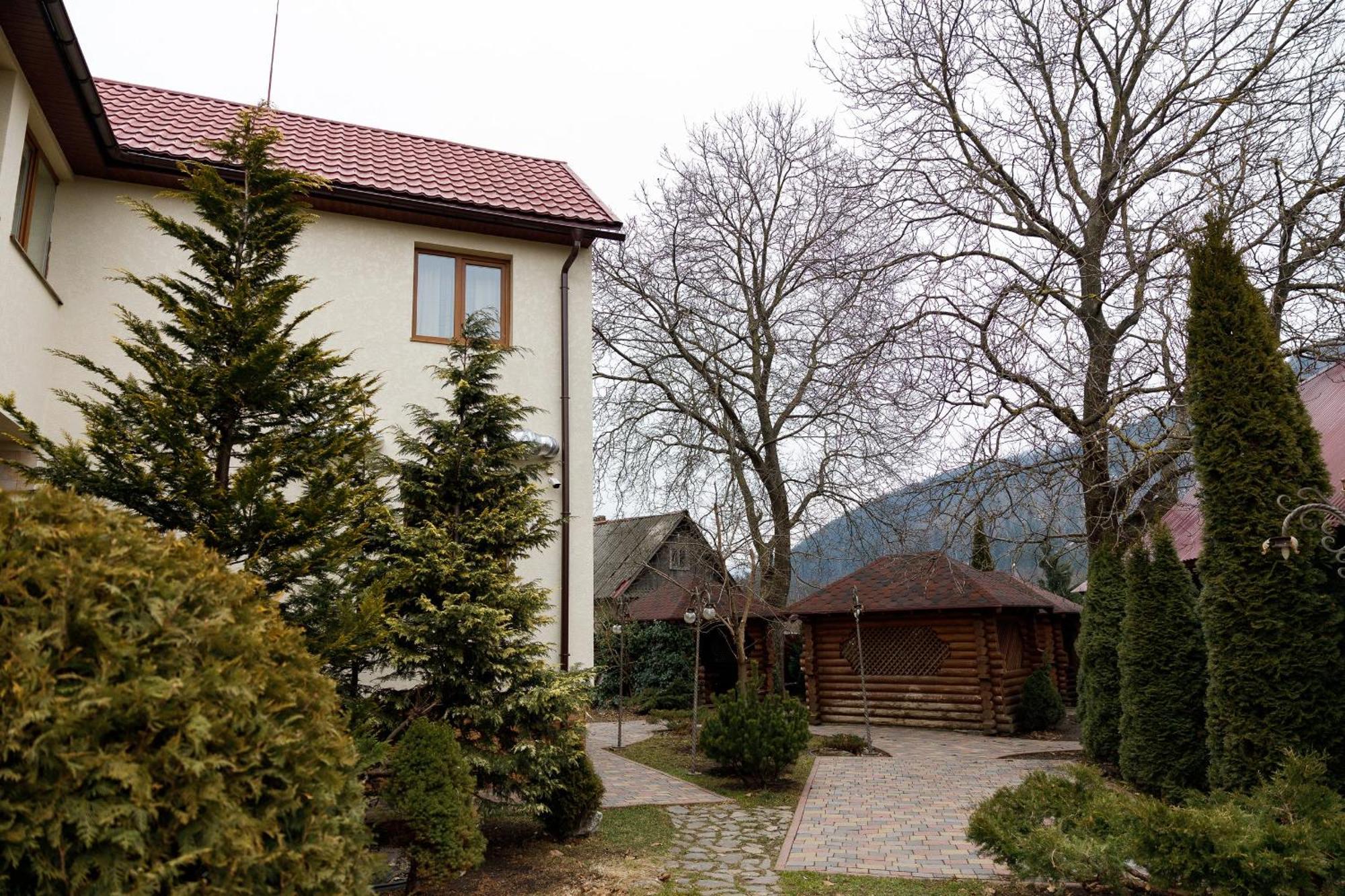 Gostyniy Dvir Synevir Hotel Synevyr Exterior foto